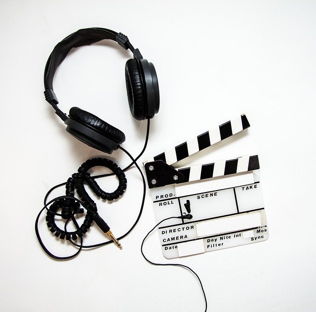 headphones-g41a2e03f0_640